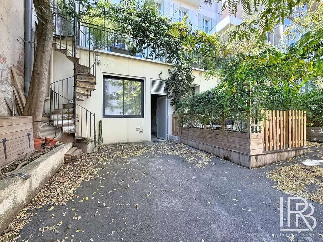 Appartement à MARSEILLE-5E