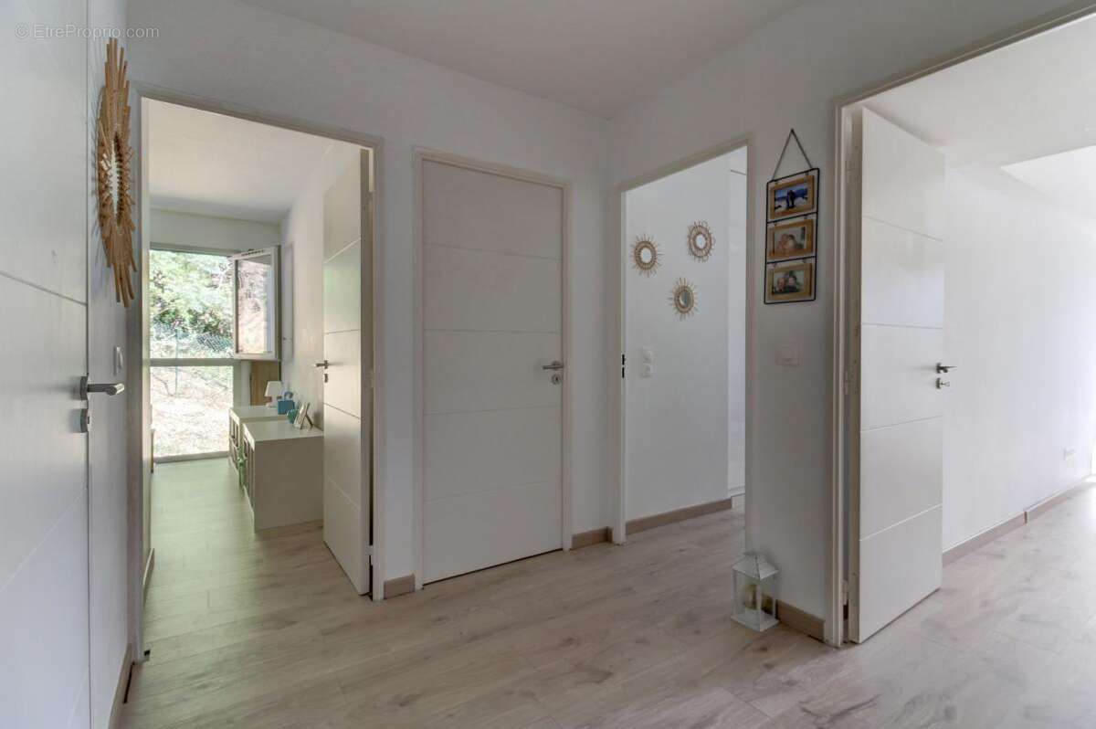 Appartement à GILETTE