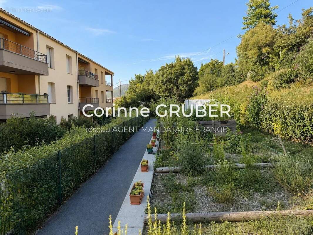 Proche hyper-centre digne – appartement récent de type 3 avec terrasse, jardin, garage et place de parking - photo 13
