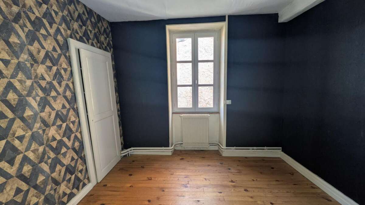 Appartement à SAINT-GERAND-LE-PUY