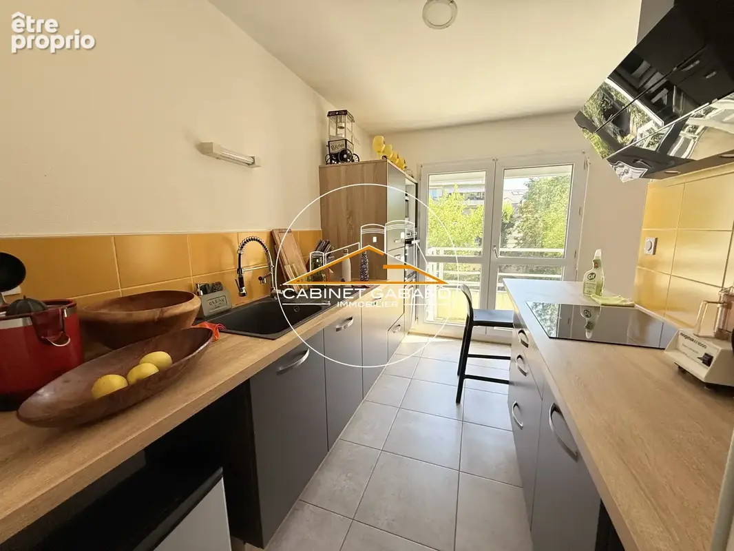 Appartement 64 m² à Angers  - photo 2
