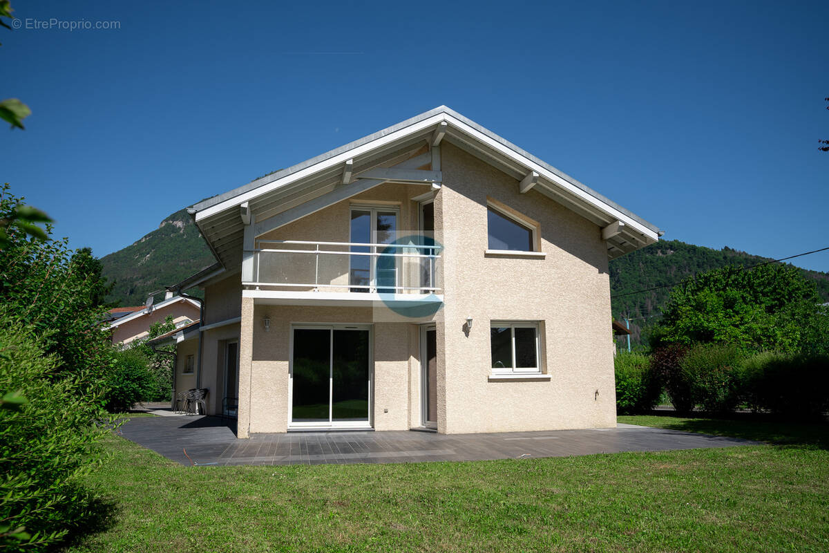 Maison à MARIGNIER