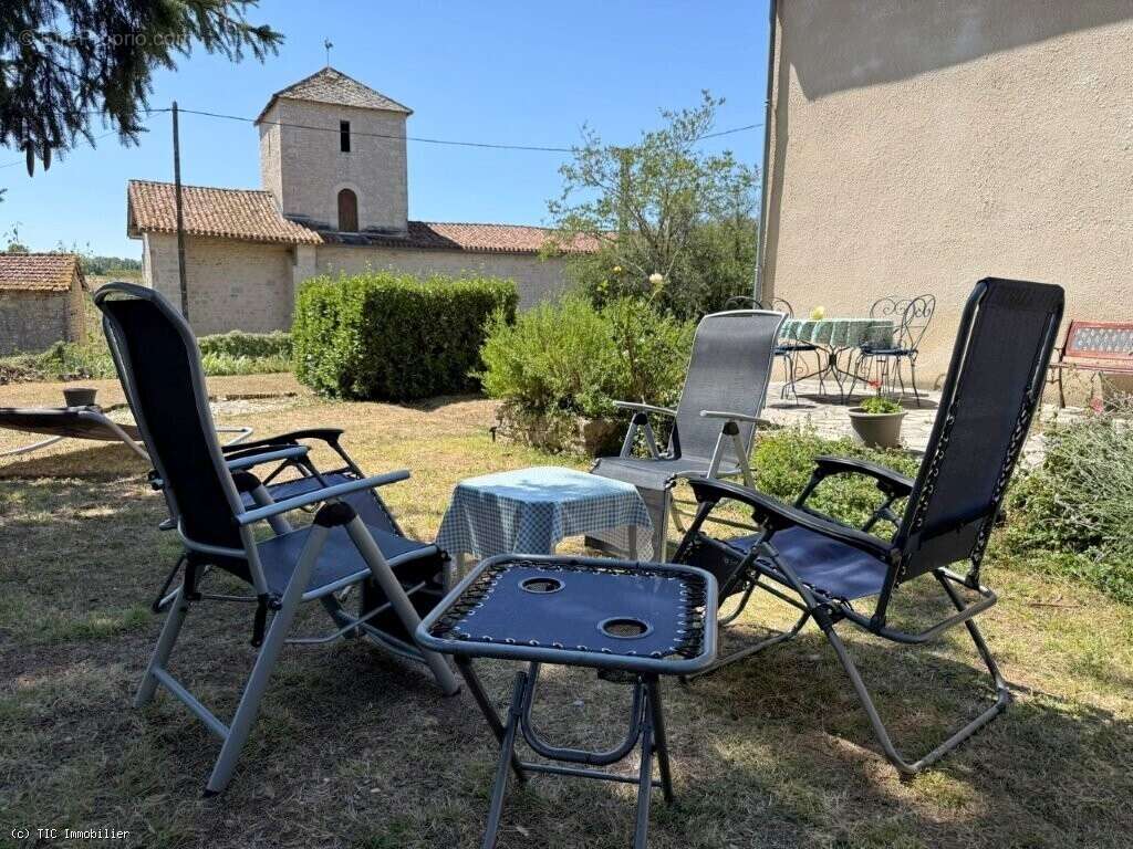 Maison Avec 4 Chambres Et Jardin Clos Sur 1062m² - photo 5