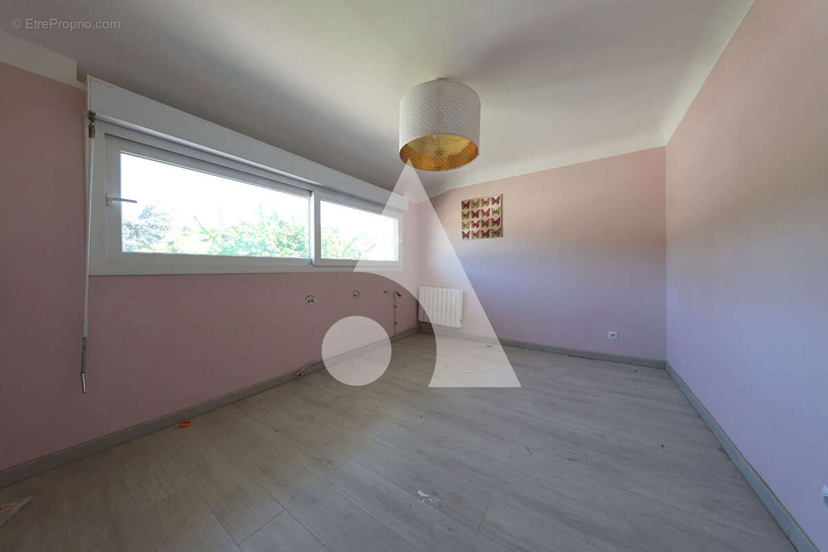 Maison à SAINTRY-SUR-SEINE