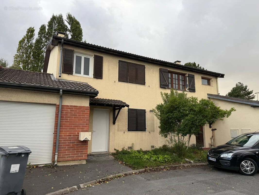 Maison à CLAYE-SOUILLY