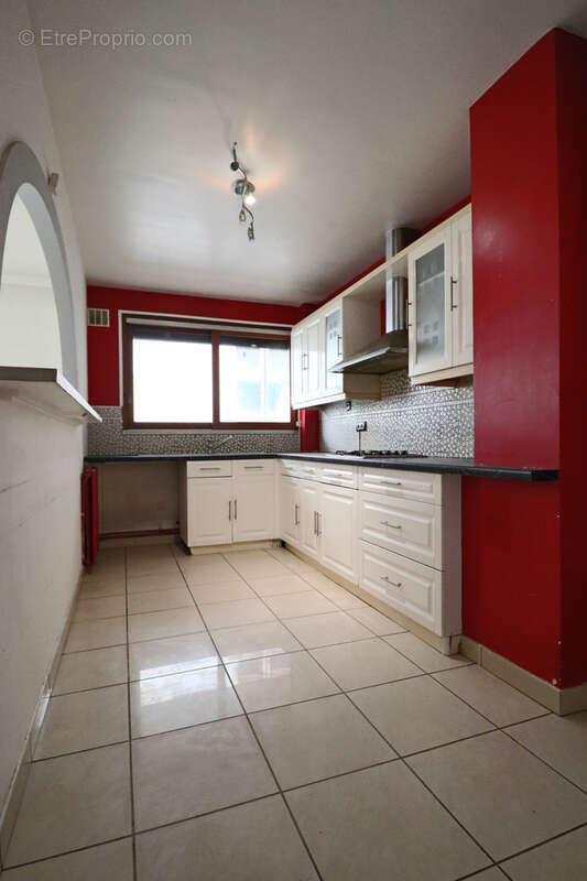 Appartement à LES PAVILLONS-SOUS-BOIS