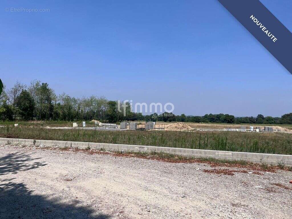 Terrain constructible (Lot 2) de 687 m² – 96 000 € - photo 5