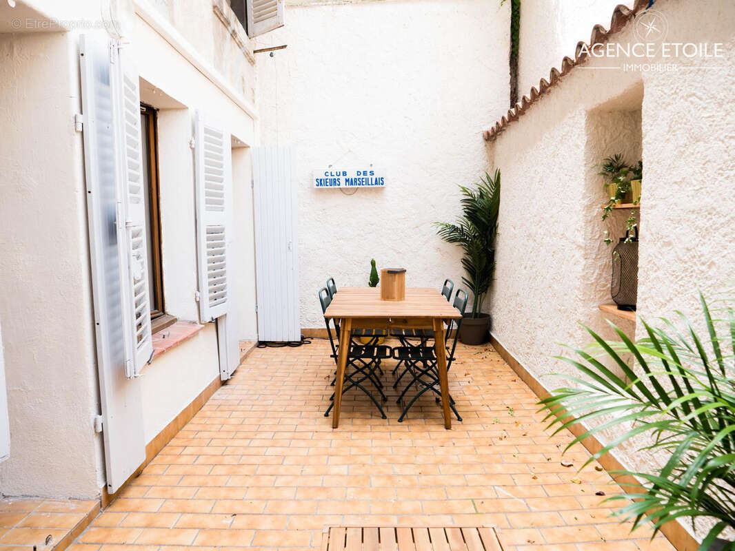 Appartement à MARSEILLE-1E