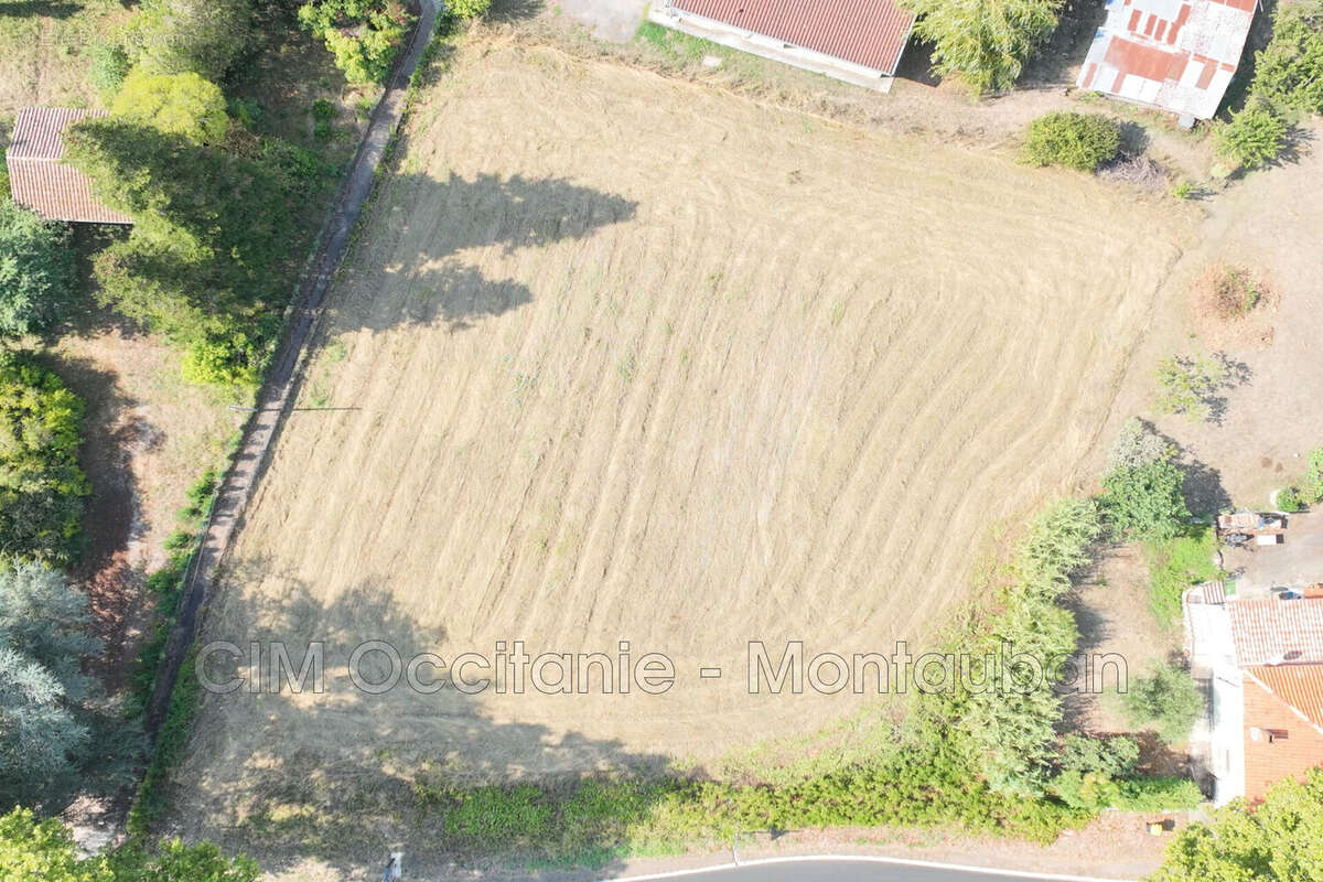 Terrain 2099 m² à Malause  - photo 2