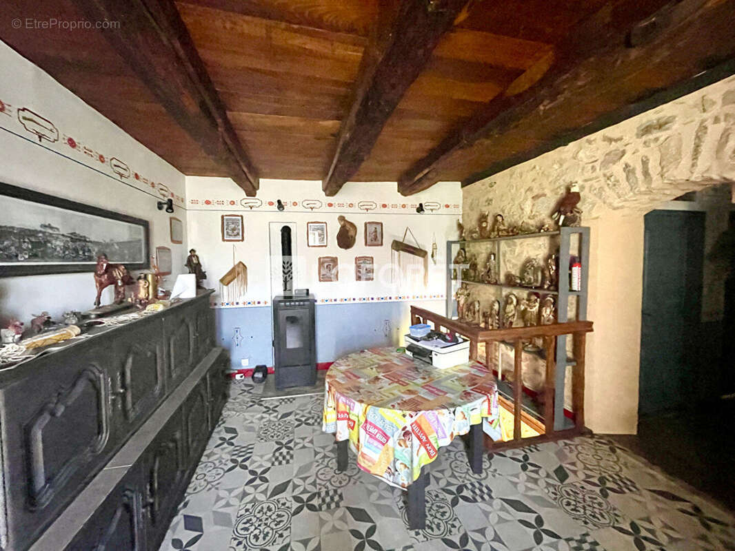 Maison à RIEUPEYROUX