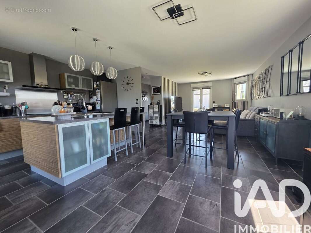 Maison 151 m² à Xermamenil  - photo 2