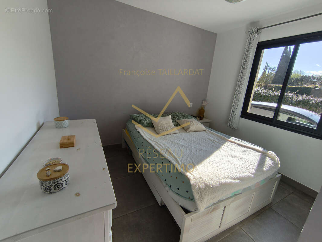 Maison contemporaine de plain pied proche de la ville au calme, prête à habiter ! - photo 11