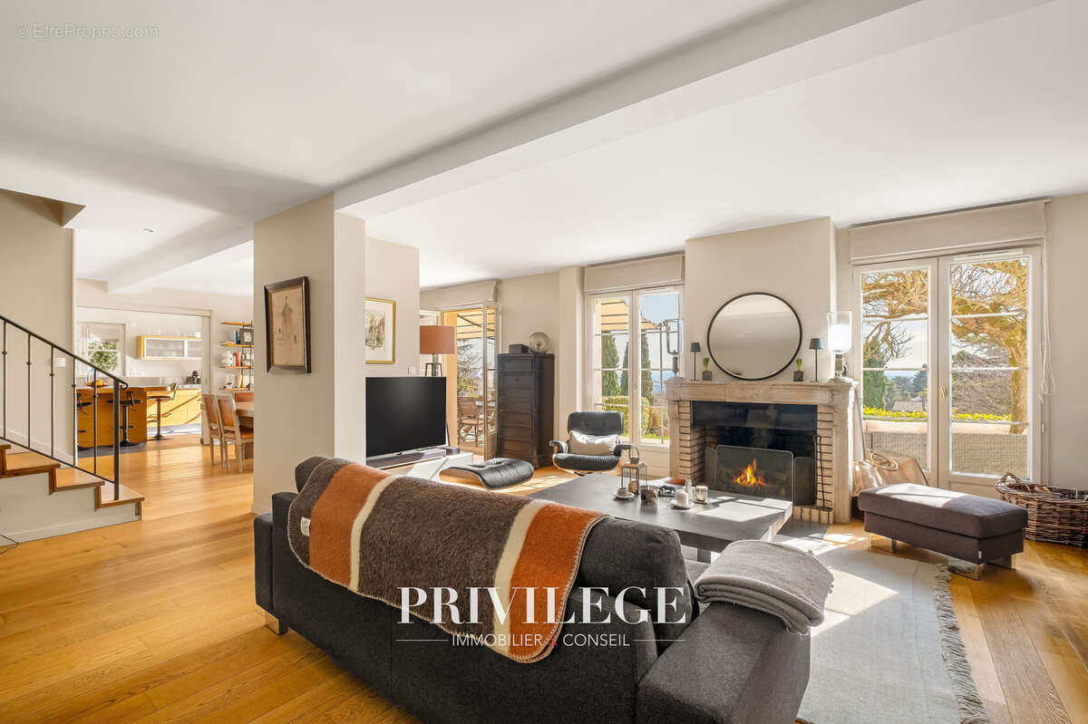 Maison à SAINT-DIDIER-AU-MONT-D'OR