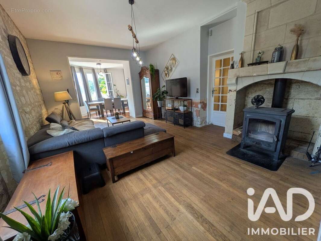 Maison 147 m² à Benais  - photo 4