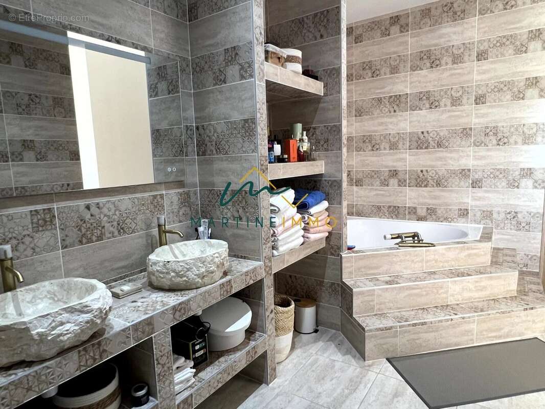 A VENDRE BEAUPUY   Propriété contemporaine de 290 m2 avec de - photo 22