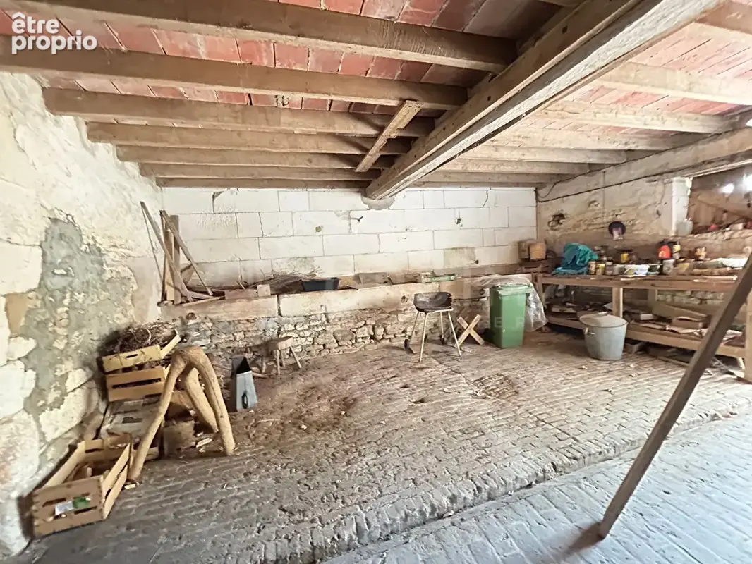 Maison de campagne, fort potentiel, vastes dépendances - photo 17