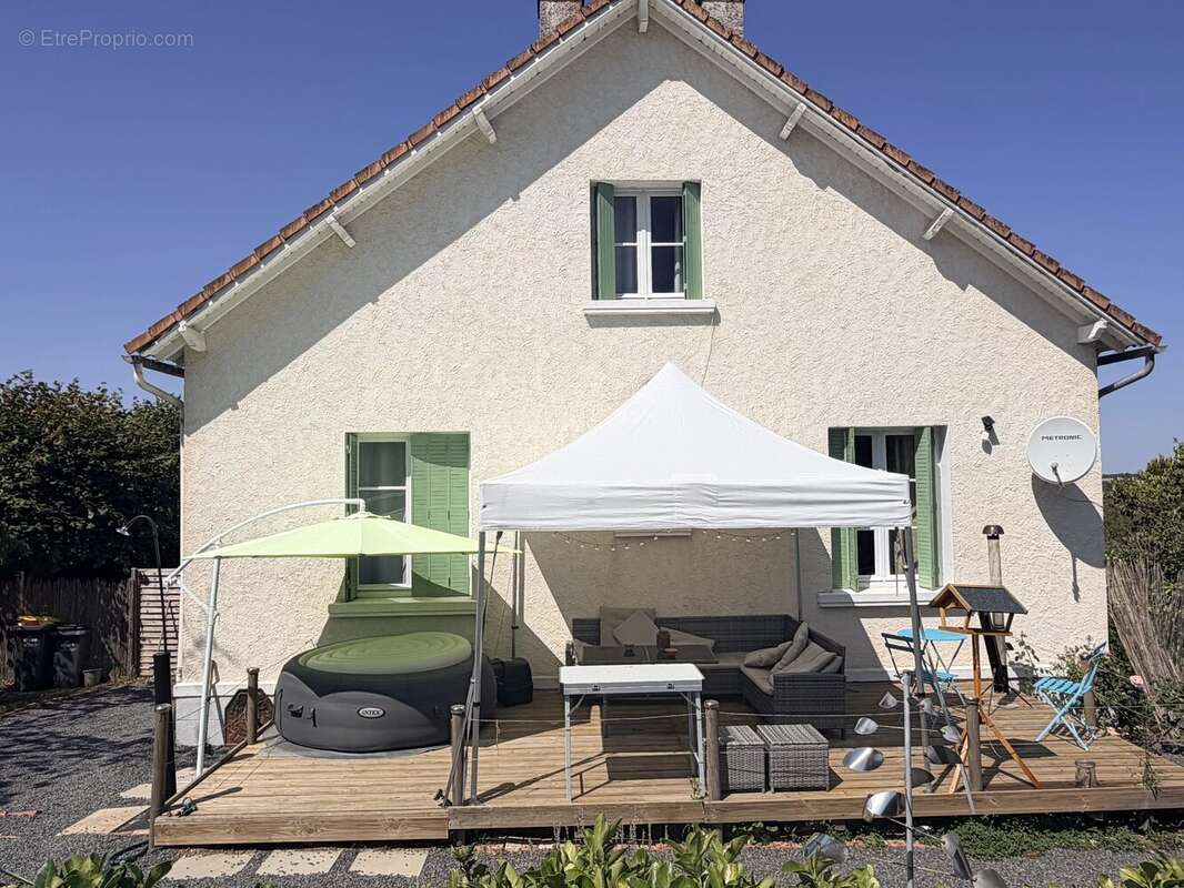 Maison individuelle rénovée de 4 chambres, située à la lisière d'une ville animée - photo 14