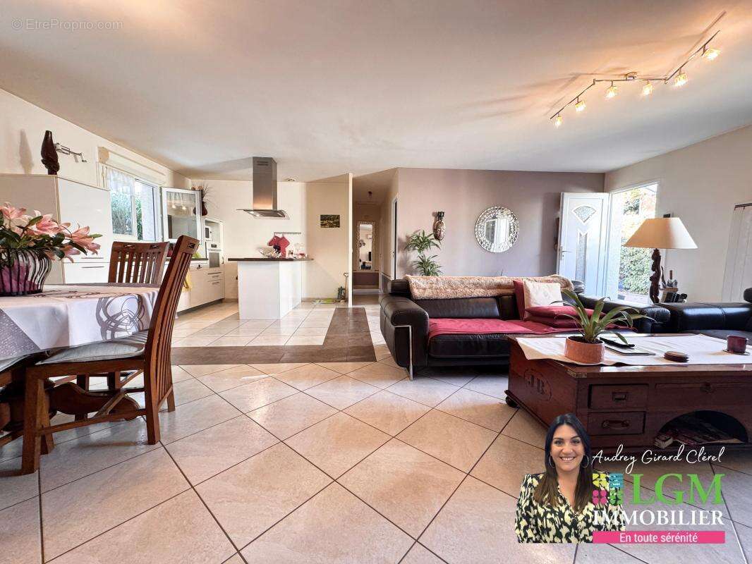 Maison à SAINT-JEAN-DE-VEDAS