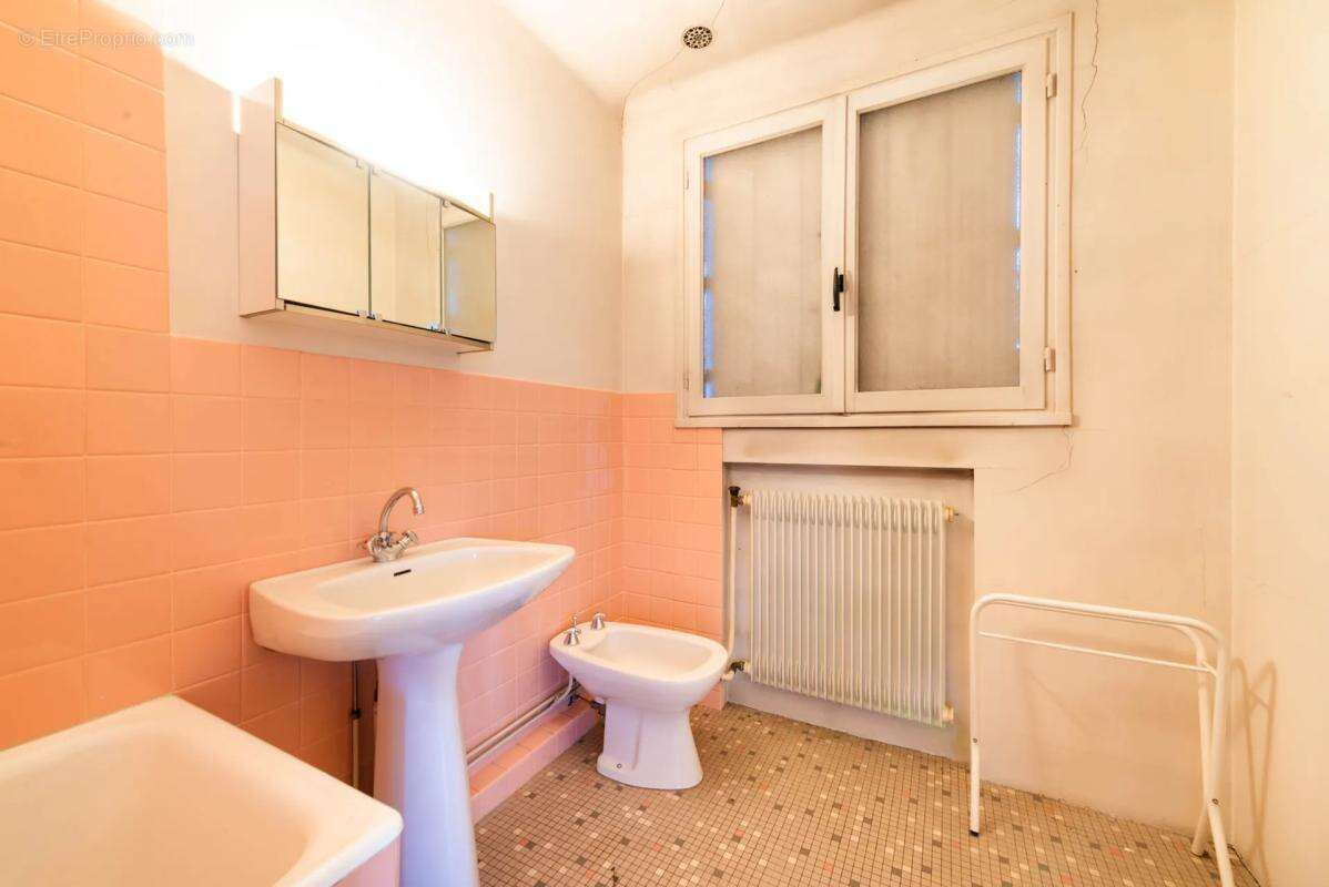 Maison à L'HAY-LES-ROSES