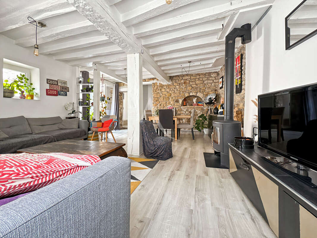 Maison à NEUVILLE-SUR-OISE