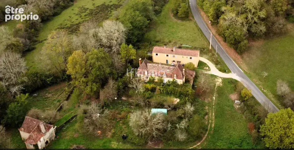Chartreuse avec longère et moulin sur un terrain de 24086m² - photo 6