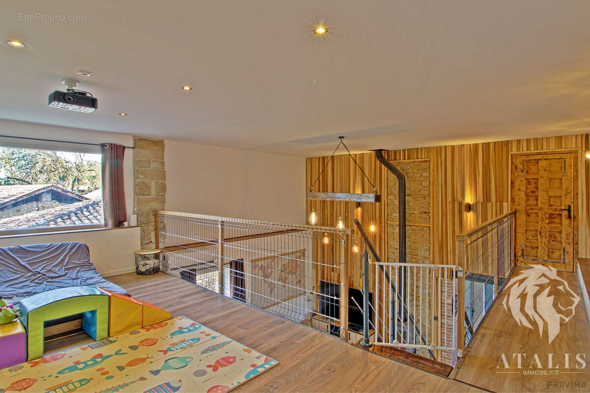 Maison à SAINT-LATTIER