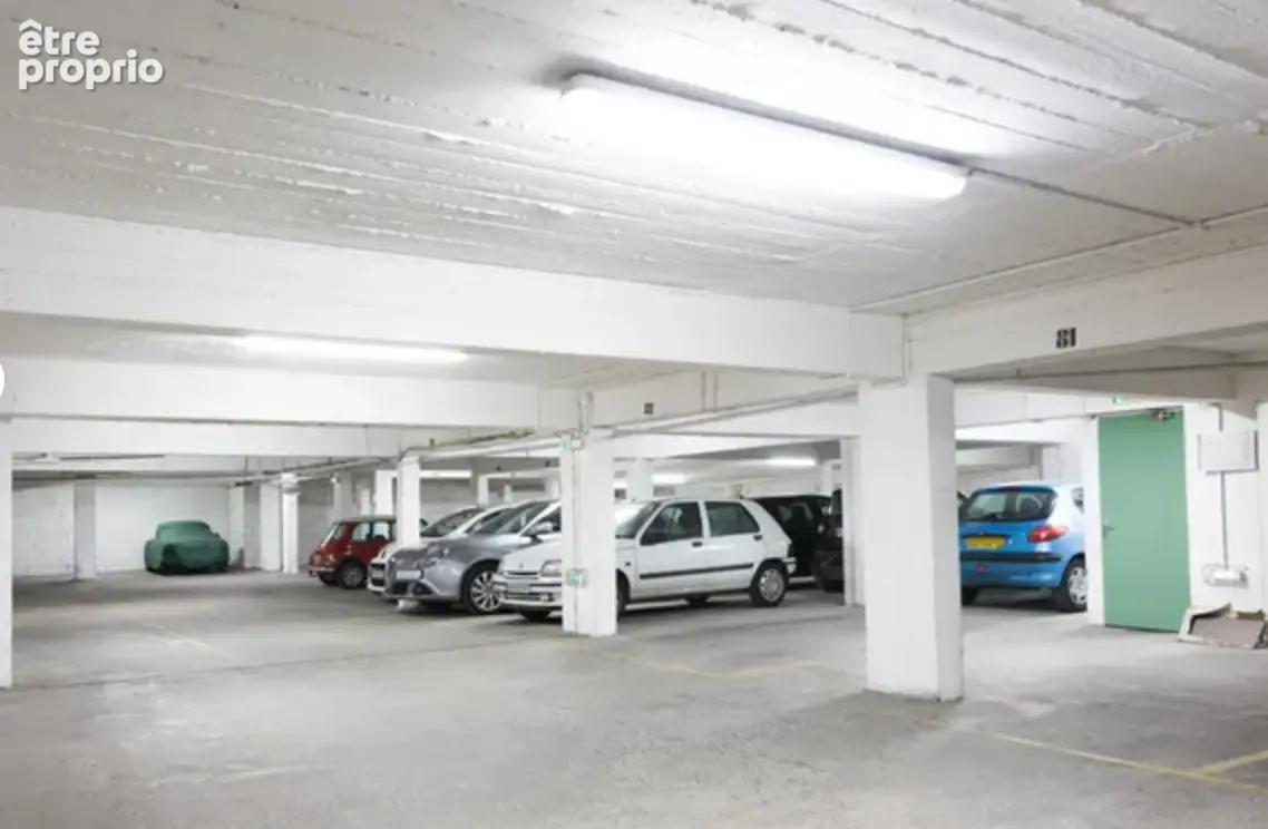Parking à PARIS-15E