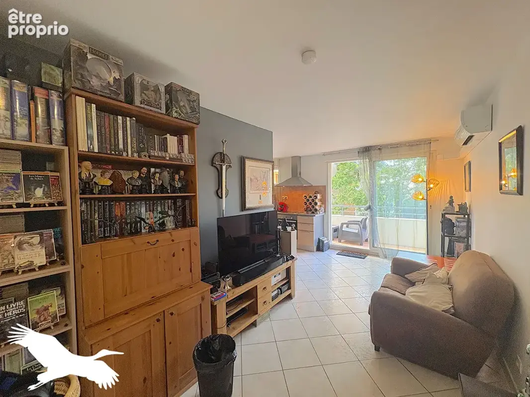 A VENDRE - Secteur Mazargues, Appartement 2 pièces de 40m² avec terrasse et Garage en SUS. - photo 3