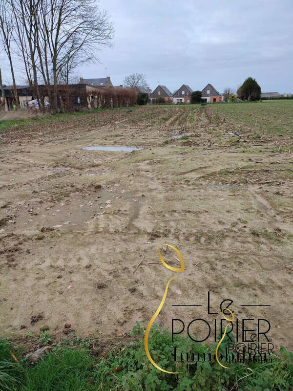 Terrain à SAINT-TRIMOEL