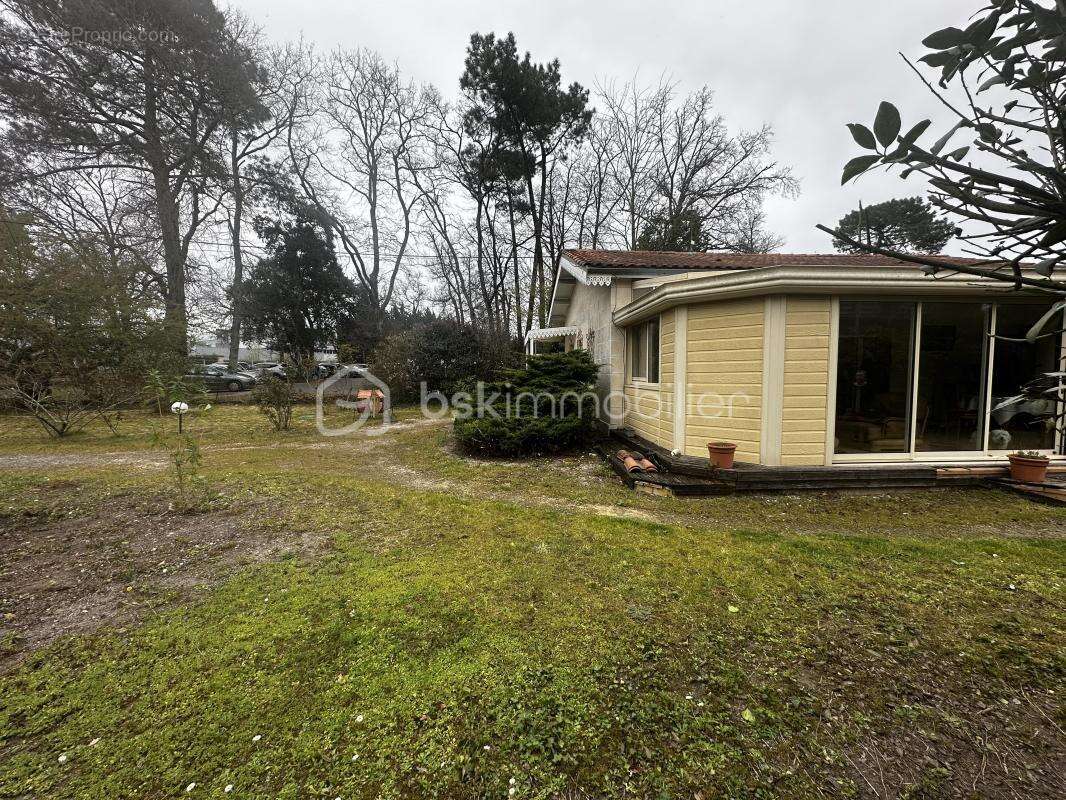 Terrain à PESSAC
