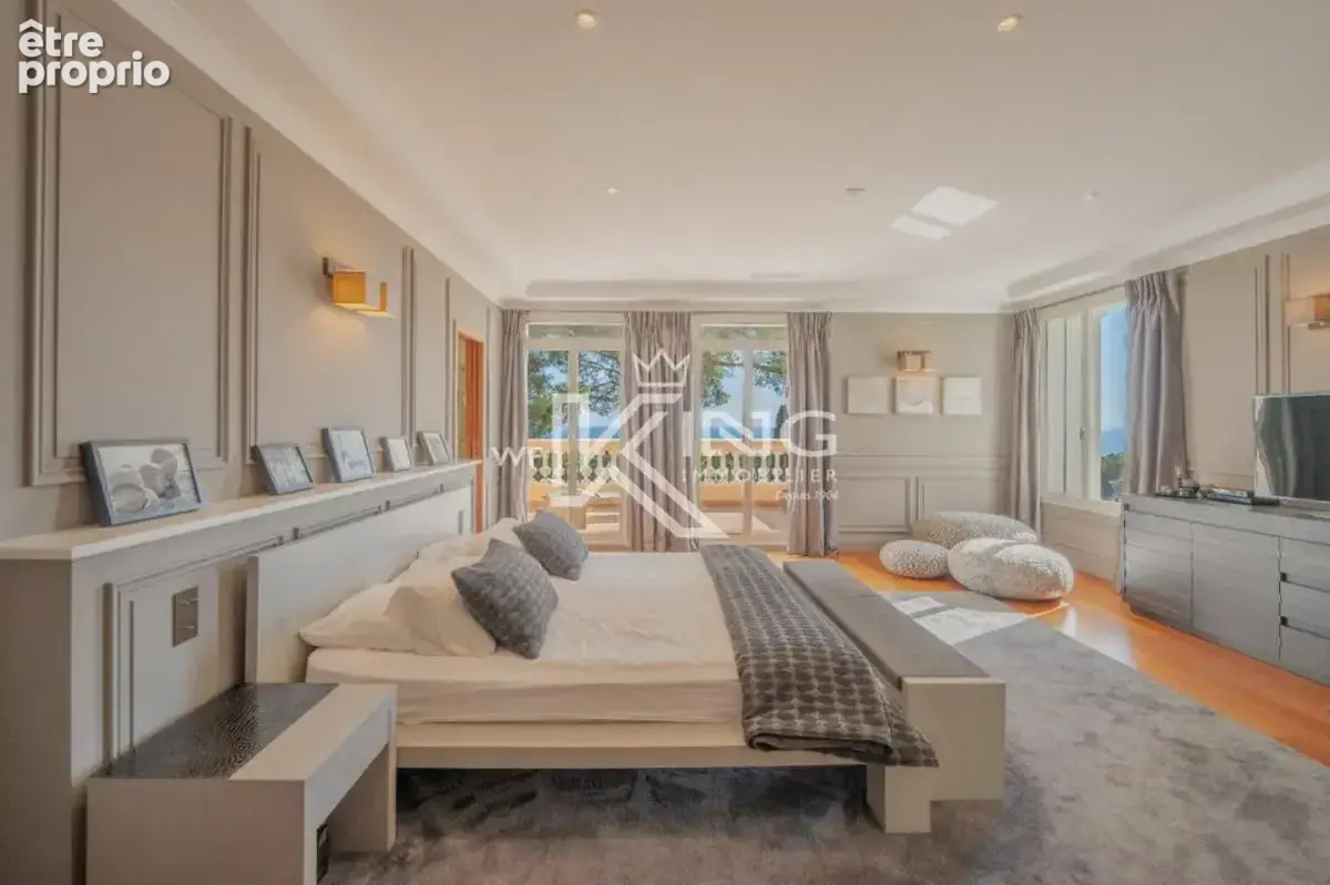 Saint Raphael appartement de prestige de 295 m² avec accès privé par ascenseur. pleine vue mer et triple garages - photo 8