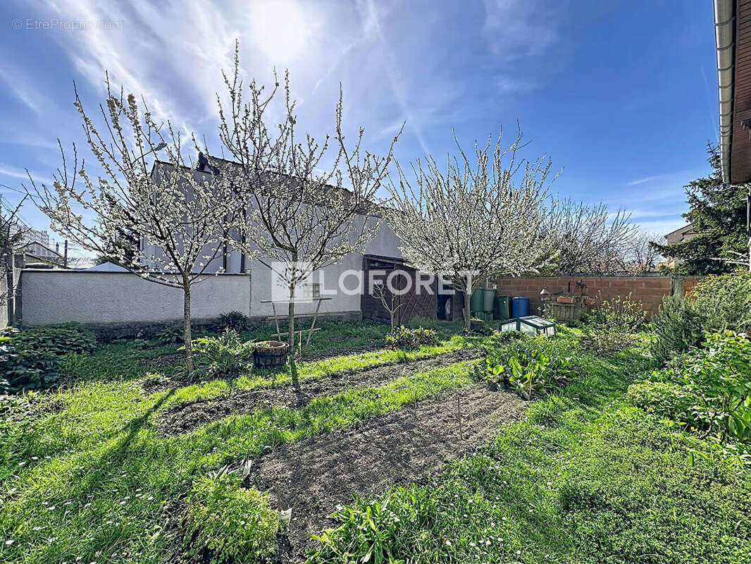 Maison à BONNEUIL-SUR-MARNE