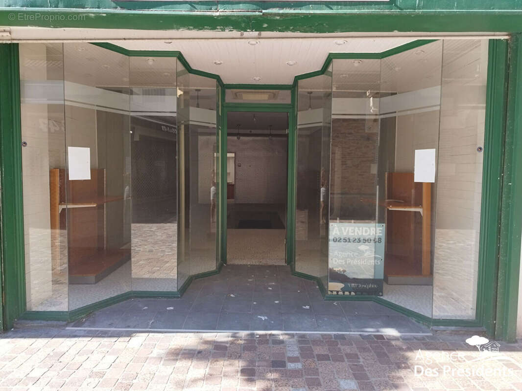Local commercial - hyper centre - photo 2