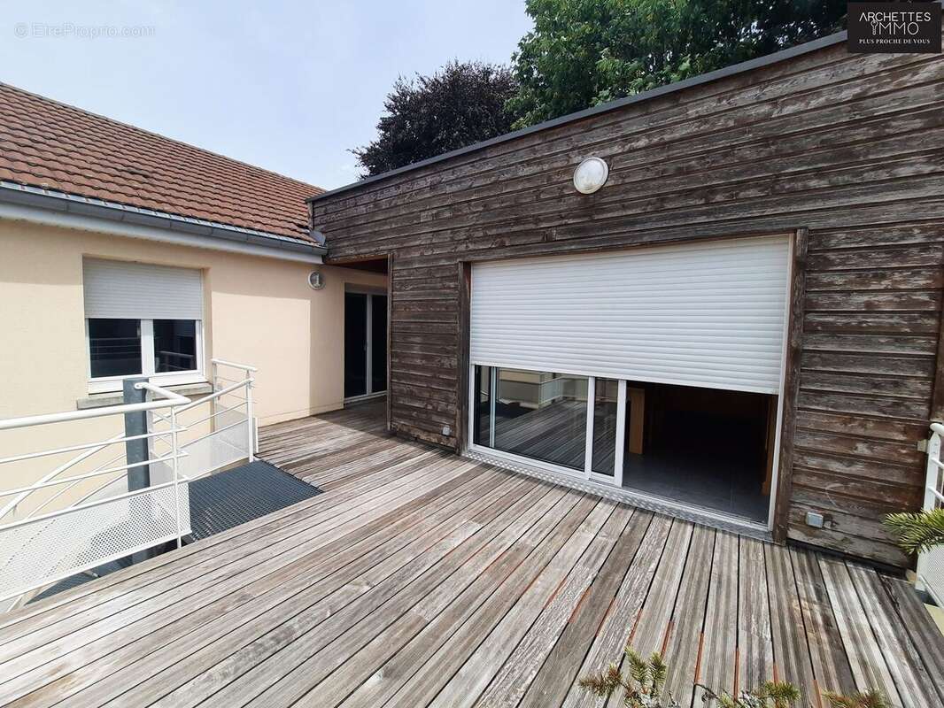 Appartement 110 m² à Arches  - photo 2