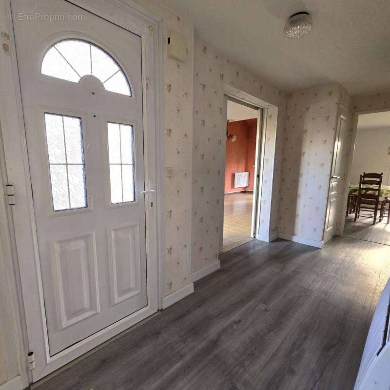 Maison à SAINTE-LUCE-SUR-LOIRE