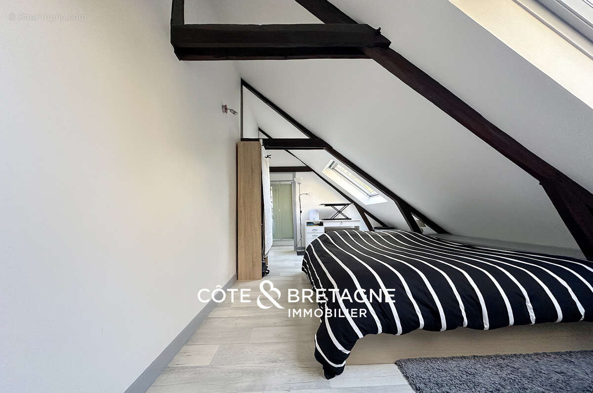 Bel ensemble de bâtiments en pierre de taille au faouët dans le morbihan  réf : 202595 - photo 10