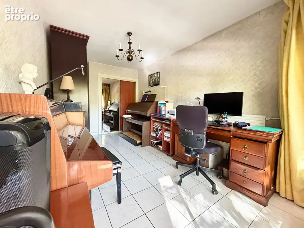 Appartement T4 de 86 m2 Secteur Les Chartreux - photo 7