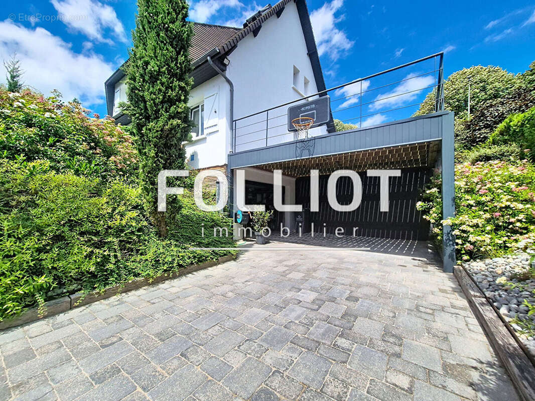 A VENDRE Superbe maison familiale de 9 pièces 170m² à Caen - photo 3