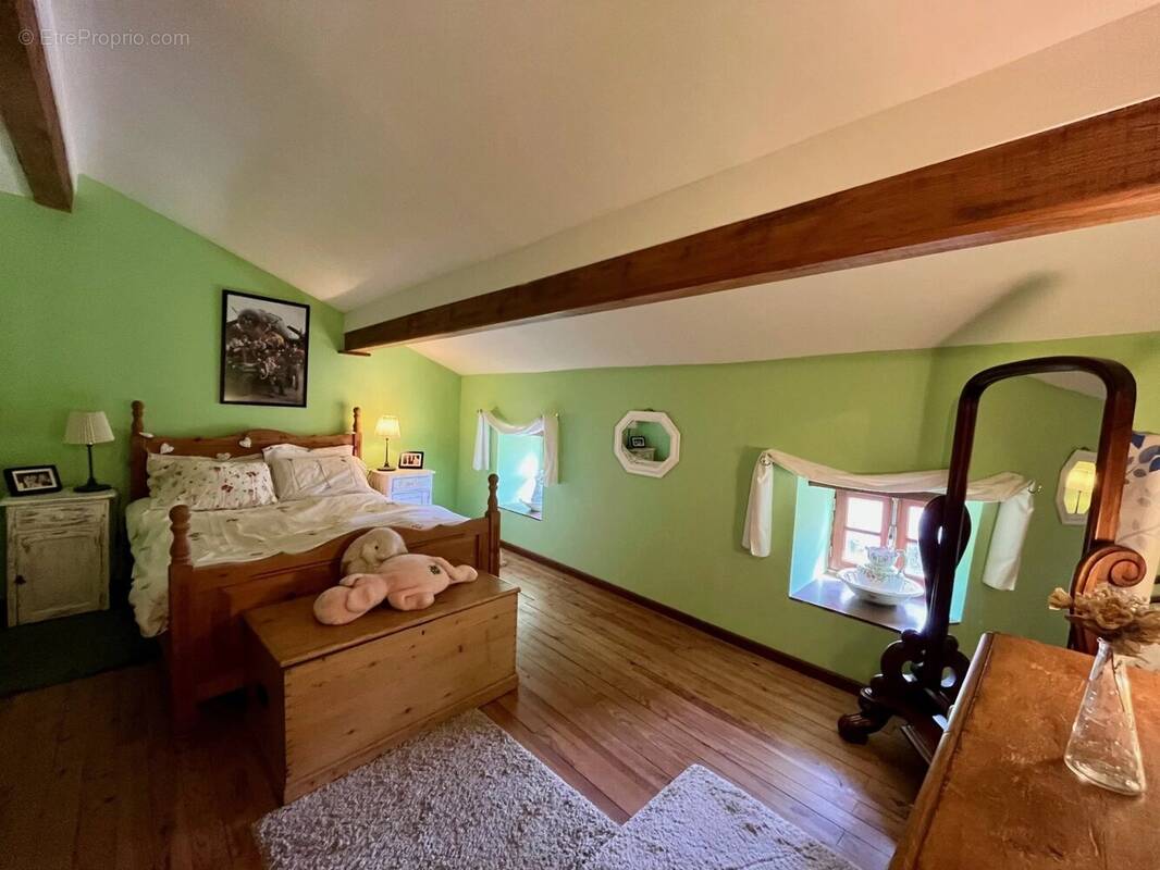 Maison à POULLIGNAC