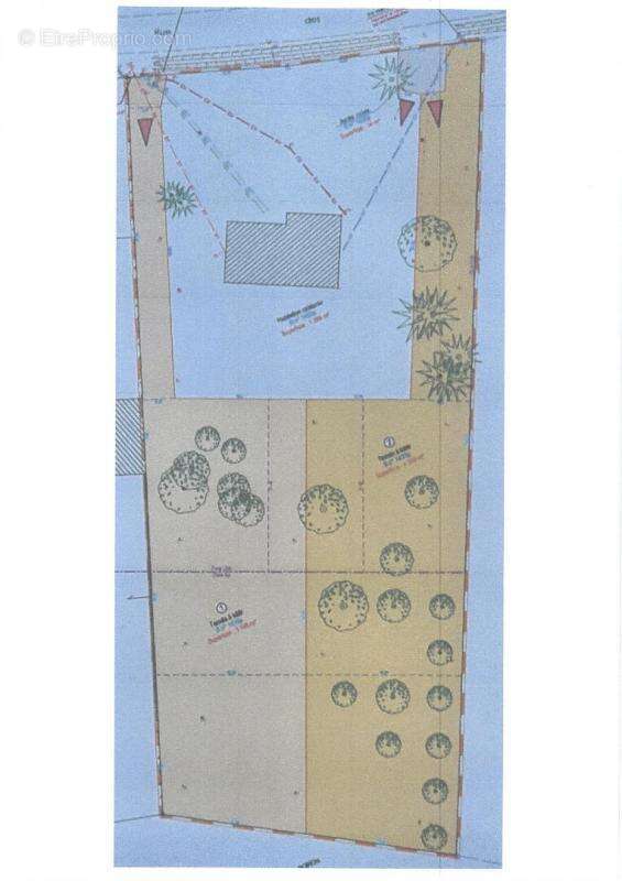 Terrain à SAINT-MACAIRE-EN-MAUGES