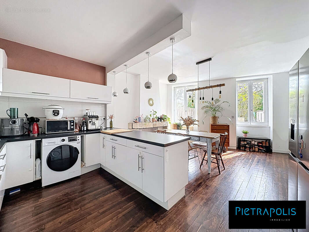 Appartement à SATHONAY-CAMP