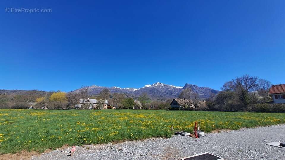 Terrain à CHABOTTES