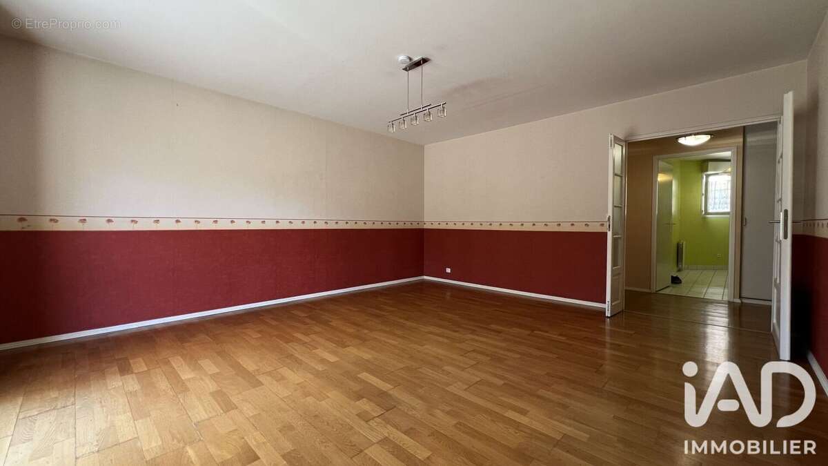 Appartement 88 m² à Le Bourget  - photo 4