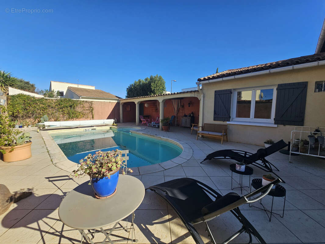 Maison à SAINT-BRES