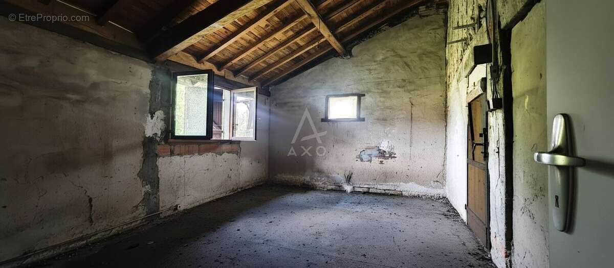 Maison de caractère avec fort potentiel d'évolution  Lucmau (33840) - photo 12