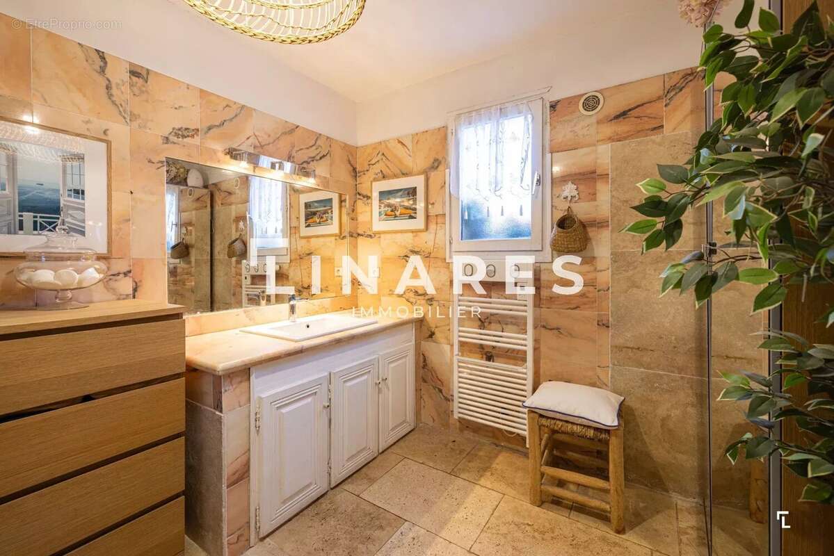 Maison à MARSEILLE-8E