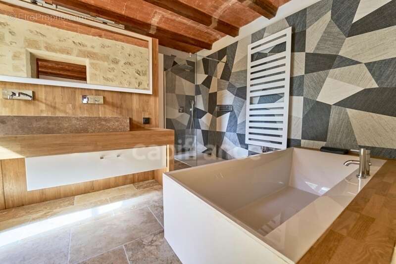 Á UZES (30) Propriété d’Exception à Deux Pas de la Place aux Herbes - photo 16