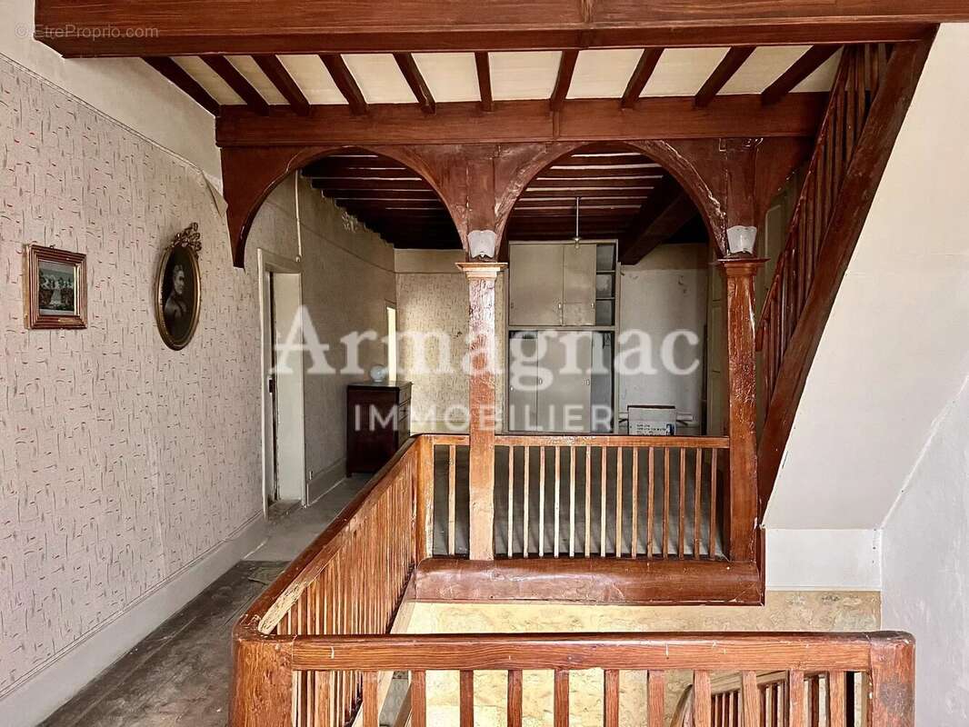 Maison en pierre avec dépendances à rénover - photo 9