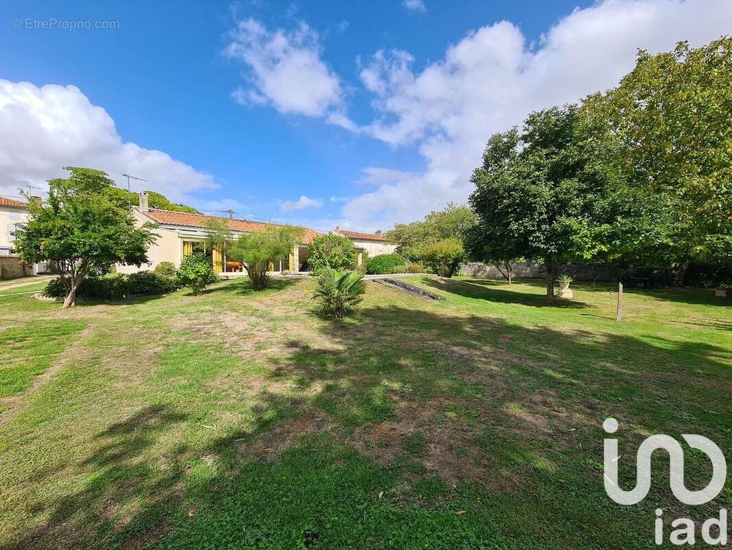 Photo 2 - Maison à VARAIZE