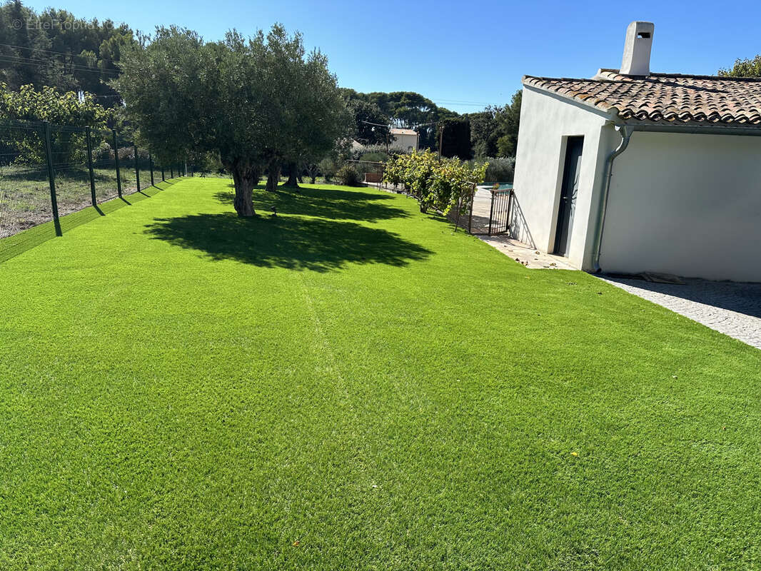Maison à SIX-FOURS-LES-PLAGES
